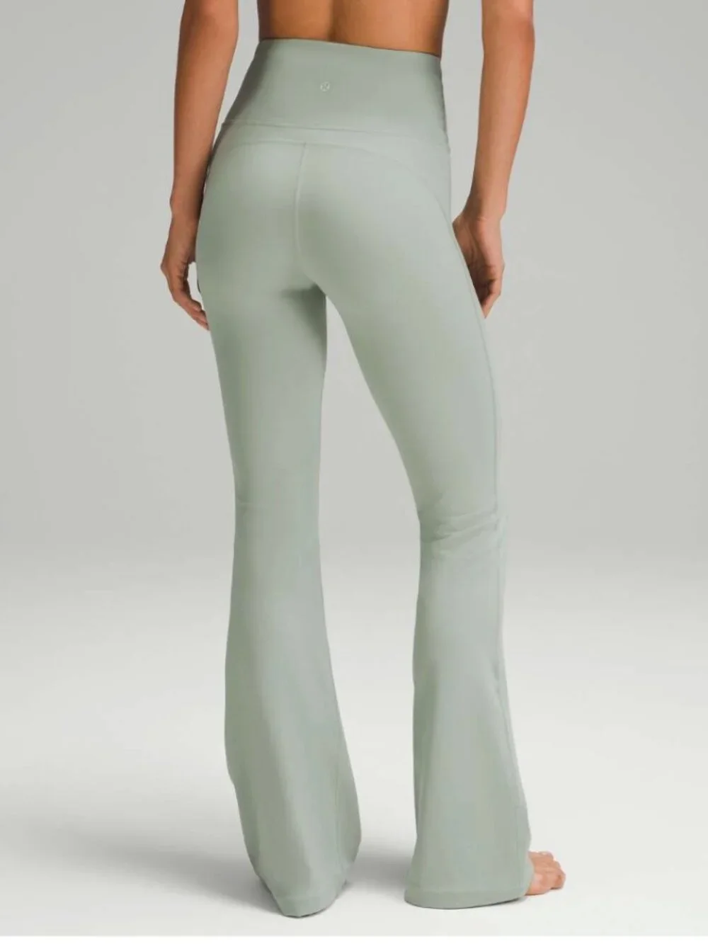 Lululemon Groove Super-High-Rise Flared Pant Nulu Green Palm Court size 6